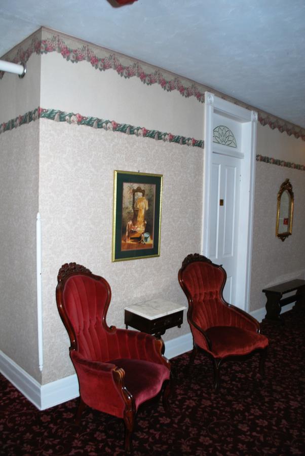 The Historic Park Hotel Put-in-Bay Exterior photo