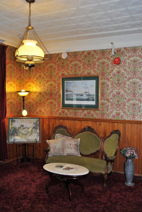 The Historic Park Hotel Put-in-Bay Exterior photo